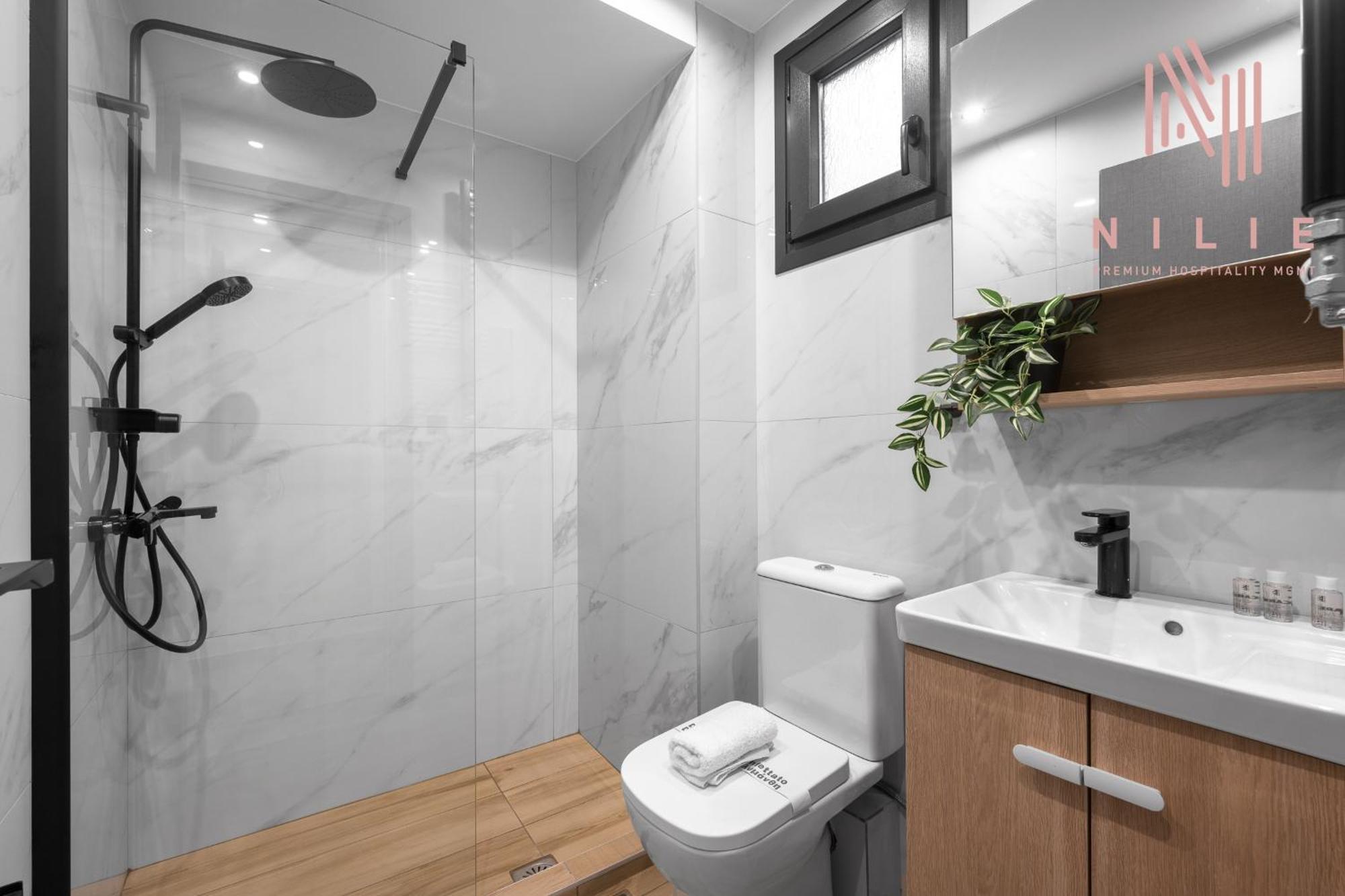 Railway Lofts, Nilie Hospitality Mgmt Apartment เทสซาโลนิกิ ภายนอก รูปภาพ